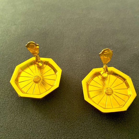 Authentic YSL gold plated pearl Earrings - Picture 4 of 6